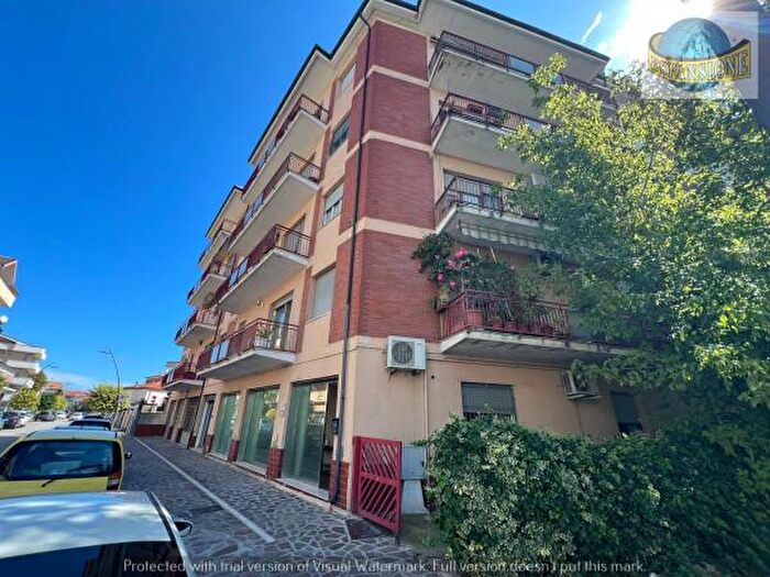 Appartamento con 6 locali in vendita in Via della Rinascita, Francavilla Al Mare