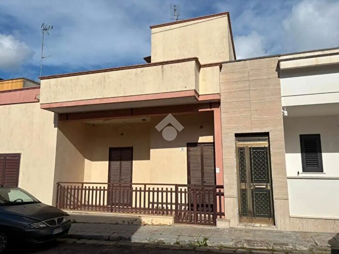 Casa trilocale in vendita in Via IV Novembre, Alezio