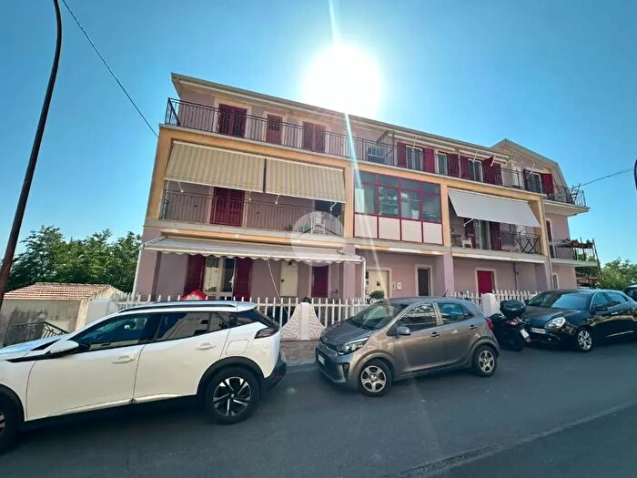 Appartamento bilocale in vendita in Via Vallena, San Lucido