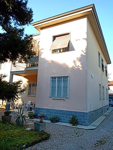 Appartamento trilocale in vendita in Via San Carlo Borromeo, Rho