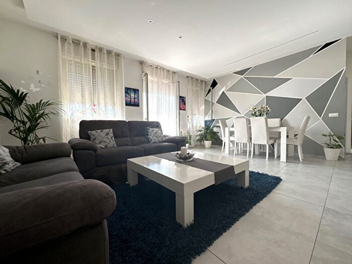 Appartamento con 5 locali in vendita in Corso ° Fanteria, Biella