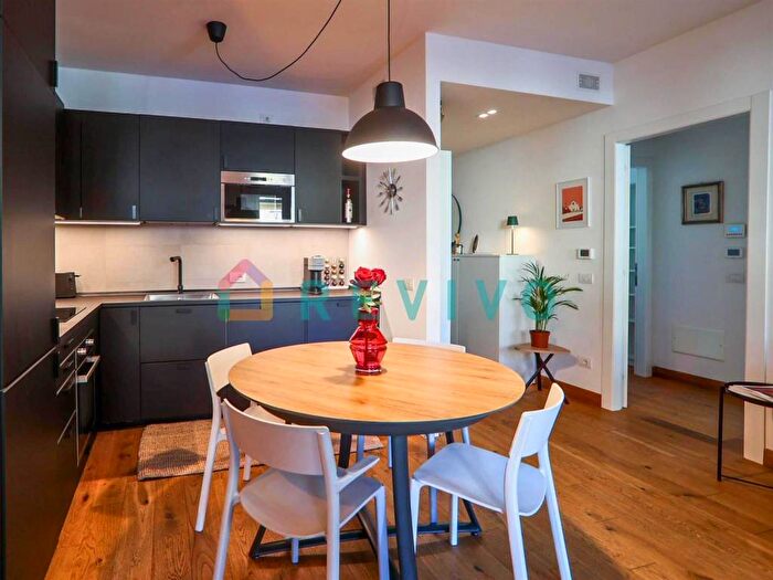 Appartamento trilocale in affitto in Via Villani, Porta Romana, Firenze