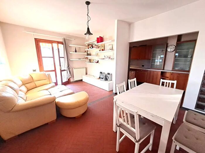 Appartamento trilocale in vendita in Massa