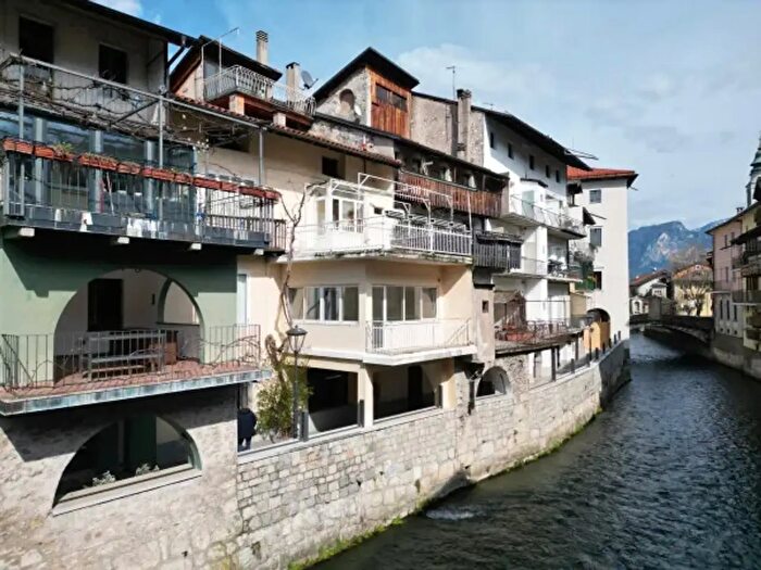 Casa con 6 locali in vendita in Borgo Valsugana