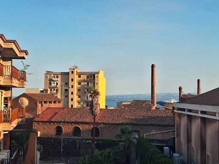 Appartamento con 6 locali in affitto in Via Pietro Mascagni, Libertà Stazione, Catania