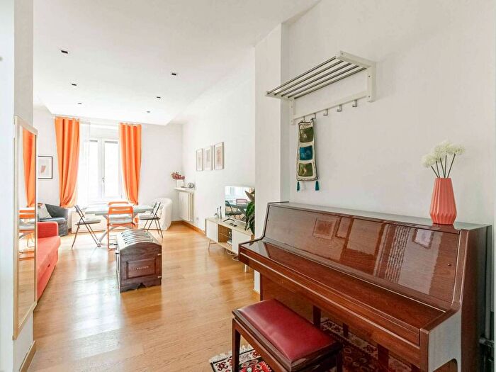 Appartamento trilocale in affitto in Via Giuseppe Broggi, Morgagni, Milano