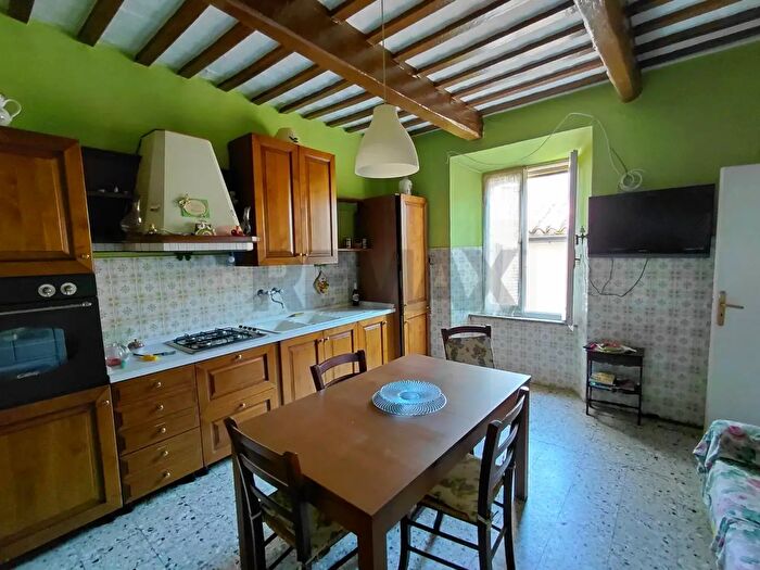 Casa trilocale in vendita in Frazione Serradica, Fabriano