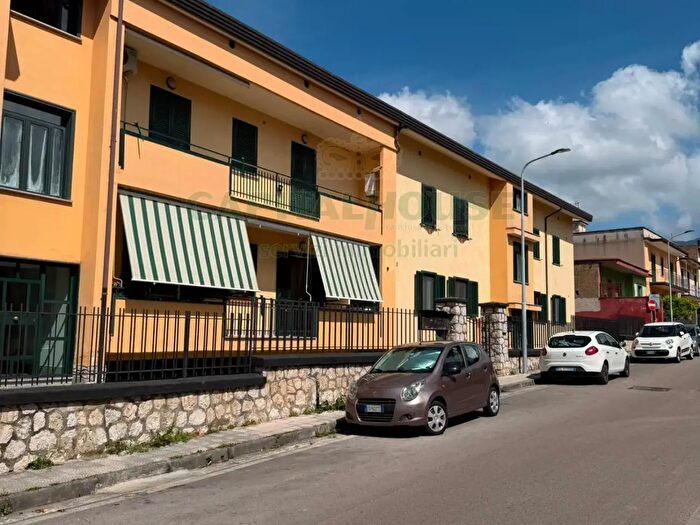 Appartamento trilocale in vendita in Avella