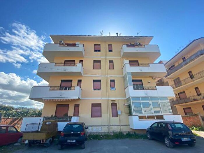 Appartamento con 5 locali in vendita in Via Tre Palmare, Barcellona Pozzo Di Gotto