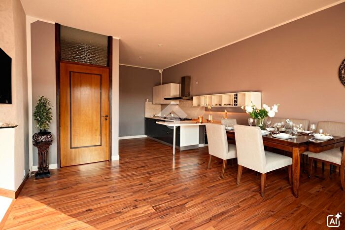 Appartamento quadrilocale in vendita in Via Giovanni XXIII, Canelli