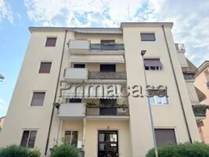 Appartamento bilocale in vendita in Via Cacciatori Piemontesi, Verona