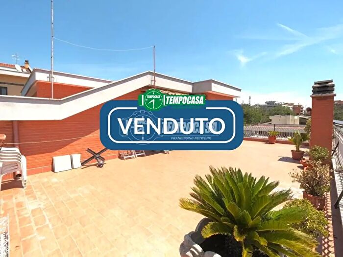 Appartamento trilocale in vendita in Via Giulio Coggiola, Roma