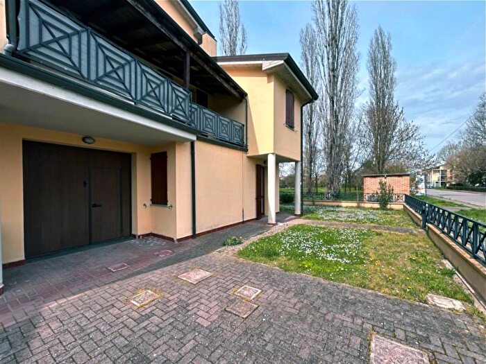 Appartamento trilocale in affitto in Via Goffredo Mameli, Centro, Molinella