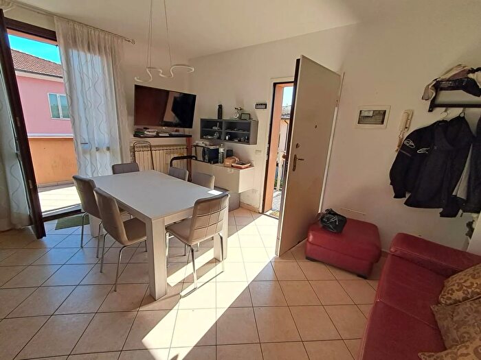 Appartamento bilocale in vendita in Via Giacomo Leopardi Calcinaia, Calcinaia