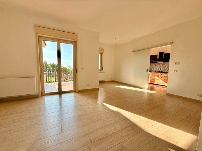 Appartamento quadrilocale in affitto in Viale Angelo Vasta, Cannizzaro, Catania