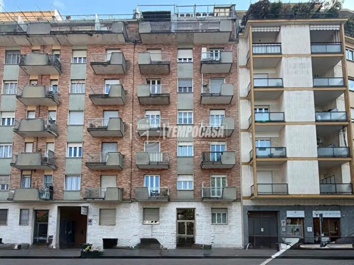 Appartamento trilocale in vendita in Via Francesco Millio, Torino