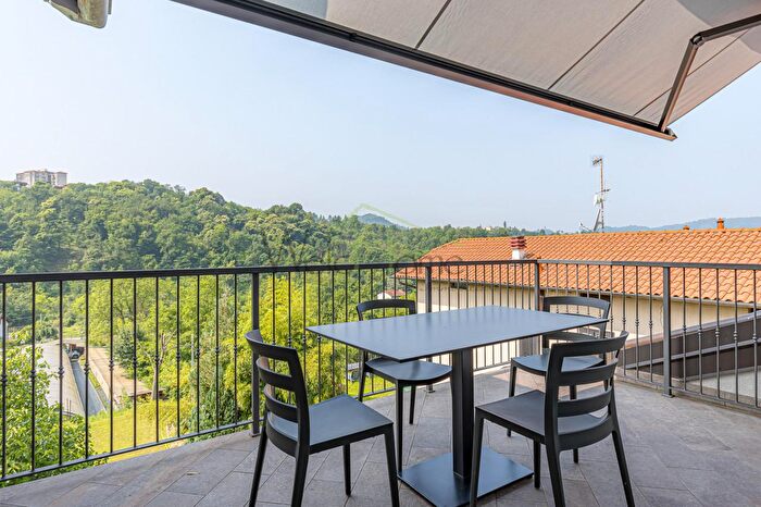 Appartamento trilocale in vendita in Como