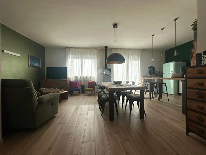 Casa trilocale in affitto in Str Traversetolo, Parma