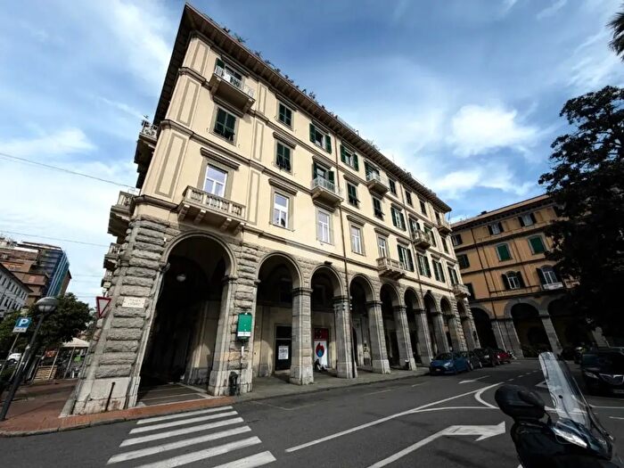 Appartamento con 5 locali in affitto in Piazza Chiodo, La Spezia