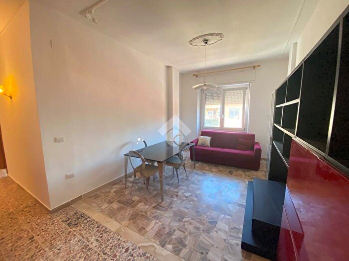 Appartamento trilocale in affitto in Via Giudice Mariano, Piazza Giovanni XXIII, Cagliari