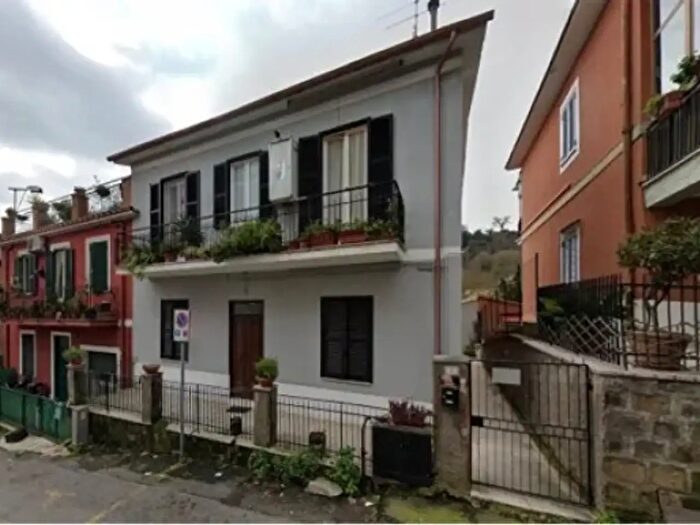 Appartamento trilocale in vendita in Bracciano