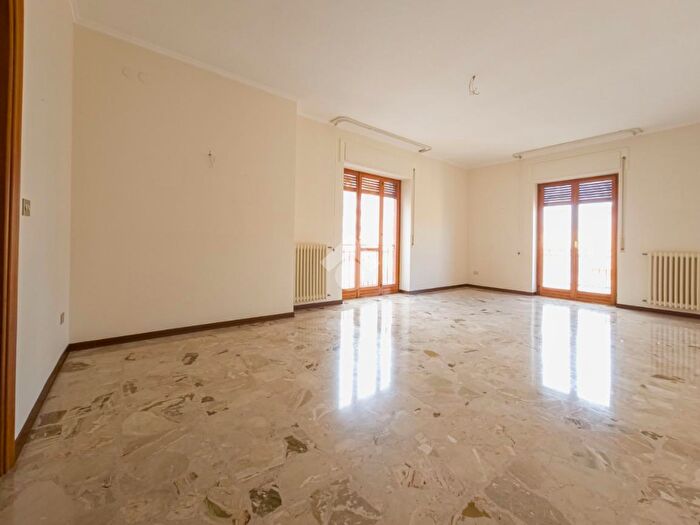 Appartamento con 6 locali in vendita in Via del Seminario, Manfredonia