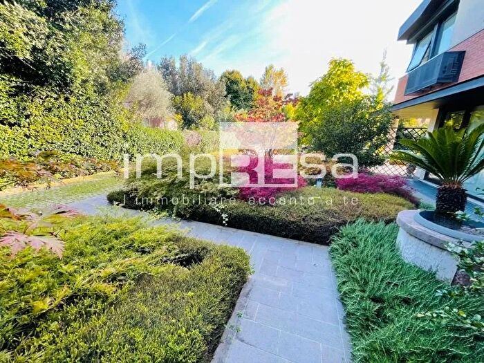 Casa con 8 locali in vendita in Via Terraglietto, Venezia