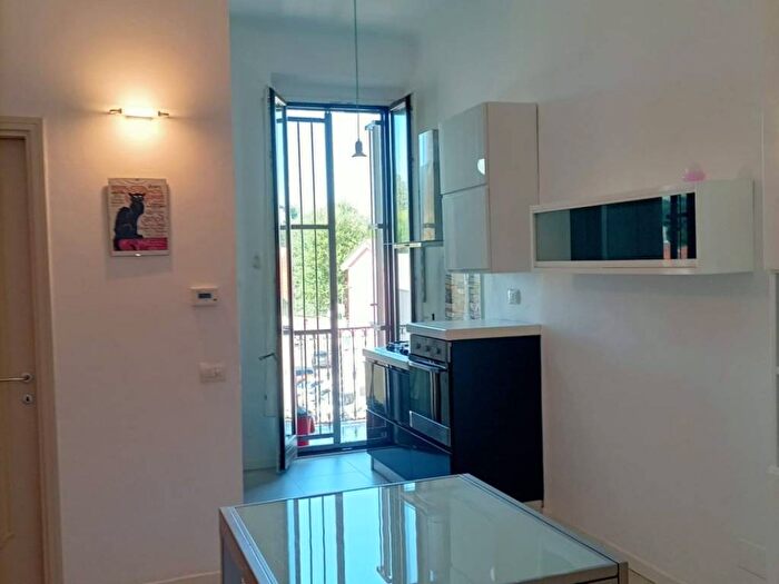 Appartamento trilocale in affitto in Dergano, Milano
