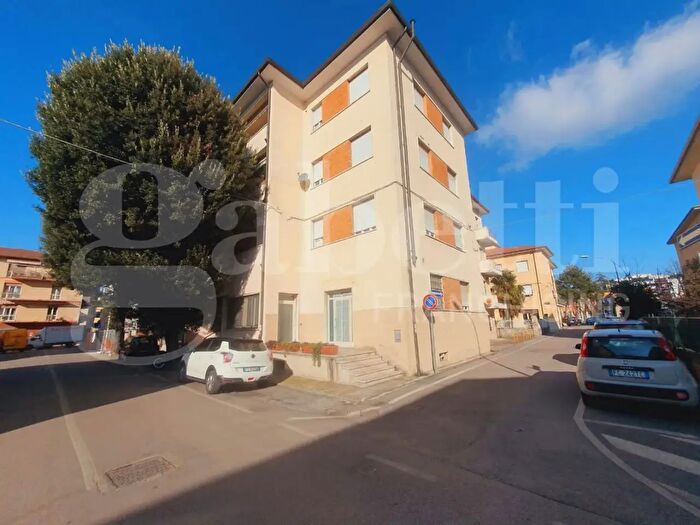 Appartamento bilocale in vendita in Via Martiri Ungheresi, Bastia Umbra