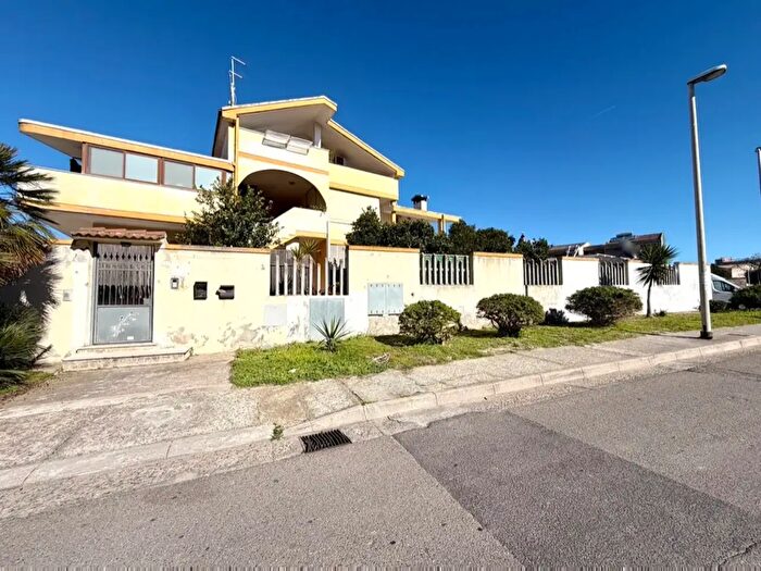 Appartamento trilocale in vendita in Via Crispi, Selargius