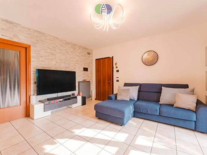 Appartamento quadrilocale in vendita in Via Mar Mediterraneo, Mira