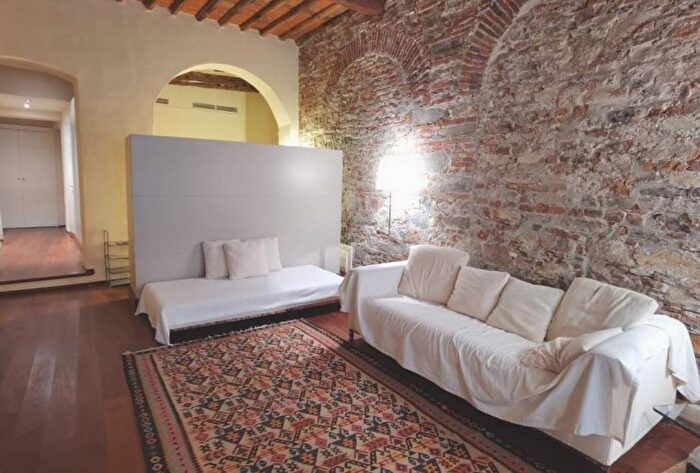 Appartamento bilocale in affitto in Via Busdraghi, Piazza Anfiteatro Torre Guinigi, Lucca