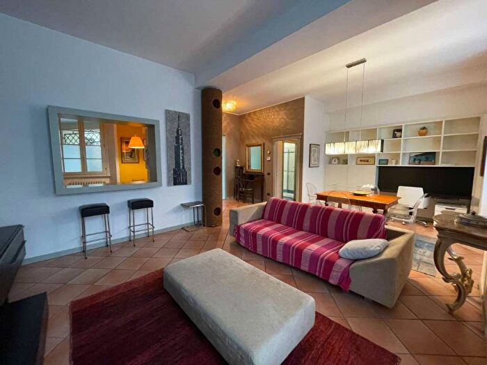 Appartamento trilocale in affitto in via Parravicini, Centro, Sondrio