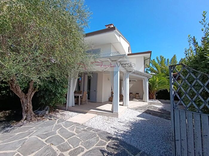 Casa con 7 locali in vendita in Via Vittorio Veneto, Forte Dei Marmi