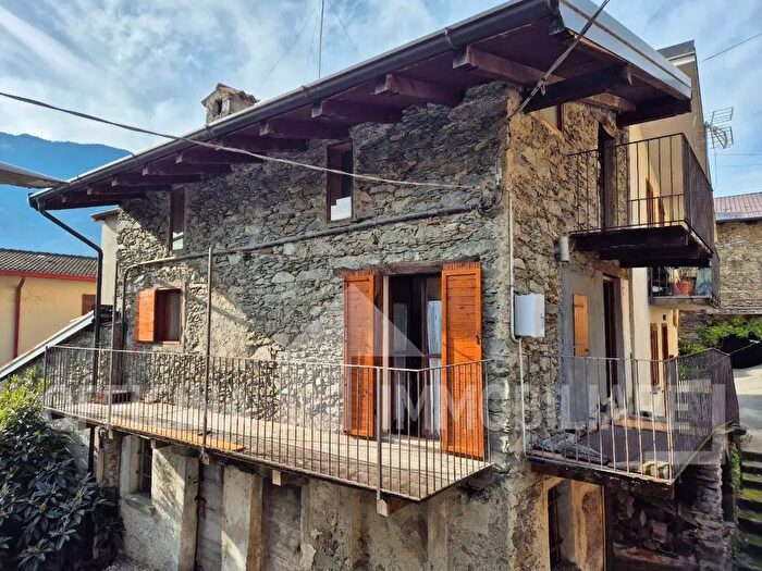 Appartamento bilocale in vendita in Vicolo Santa Margherita, Cercino