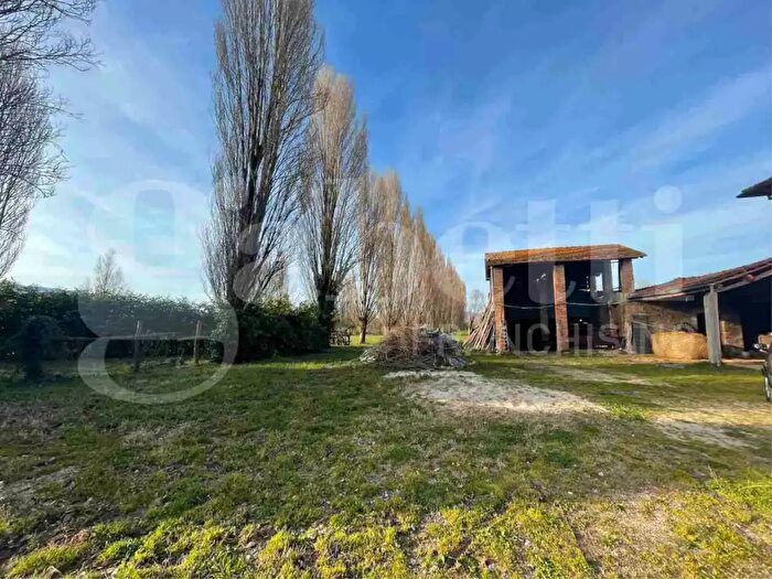 Casa con 5 locali in vendita in Via Criano Snc, Rieti