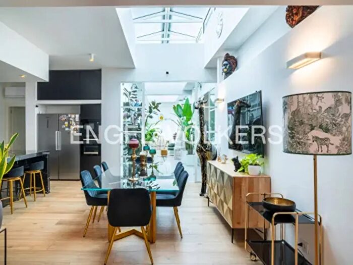 Appartamento con 5 locali in vendita in Via Santo Garovaglio, Como