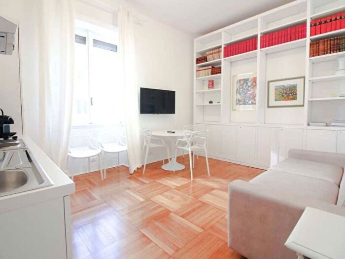 Appartamento trilocale in affitto in Via Carlo Giuseppe Merlo, Borgogna Largo Augusto, Milano