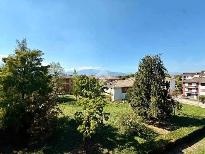 Appartamento trilocale in vendita in Corso Guglielmo Marconi, Cavour