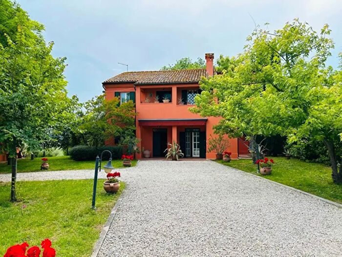 Casa con 10 locali in vendita in Contrada Brancasecca, Ostra Vetere