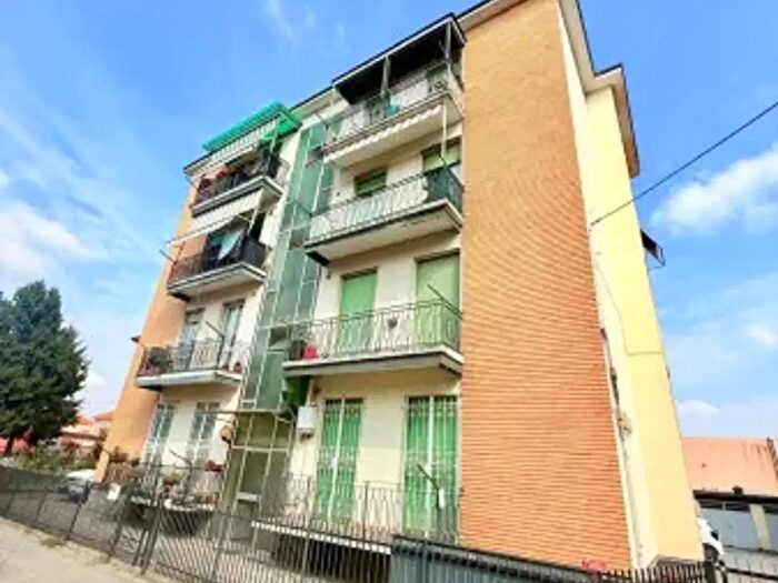 Appartamento trilocale in vendita in Via Casalbagliano, Alessandria