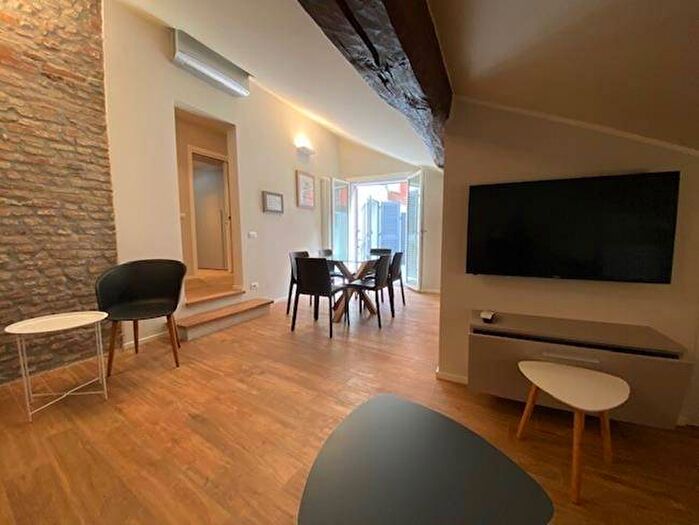 Appartamento trilocale in affitto in Via Castiglione, Centro Storico, Bologna