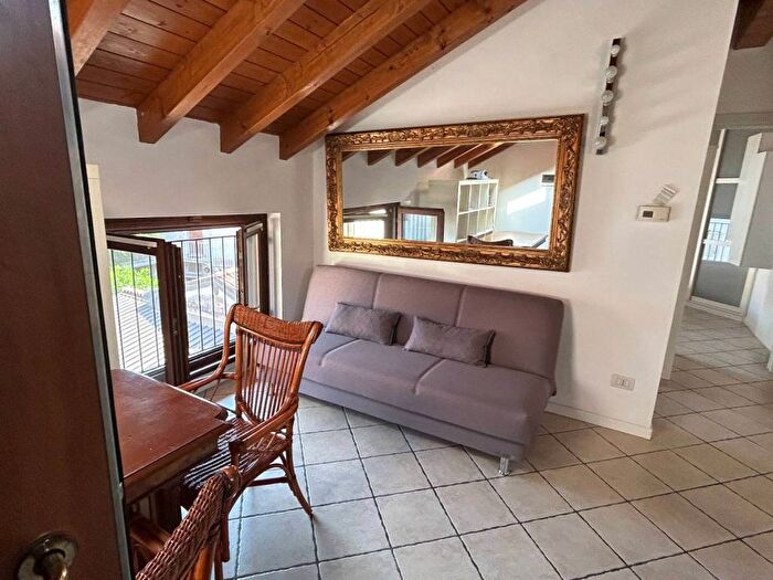 Appartamento bilocale in affitto in Via Carletto Ferrari, Bizzozzero, Varese