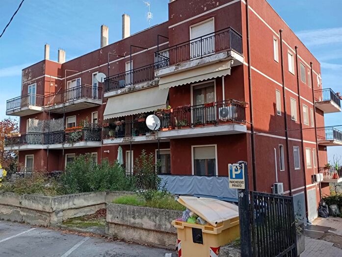 Appartamento con 6 locali in vendita in Orsogna