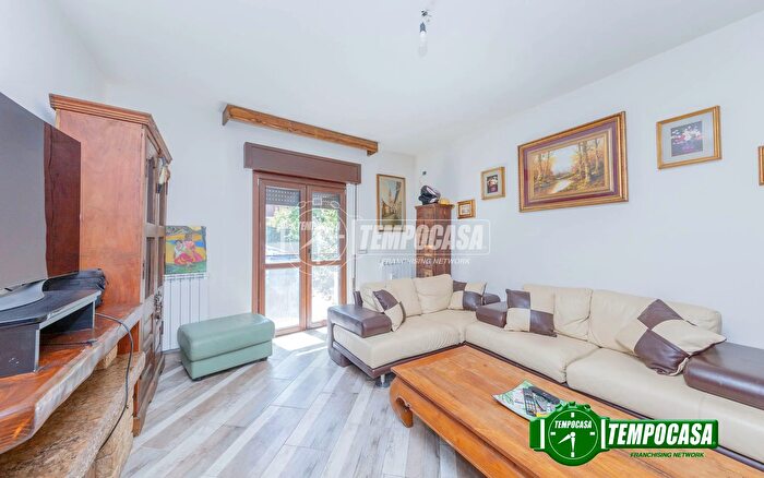 Casa con 5 locali in vendita in Via Mocchi, Trivolzio