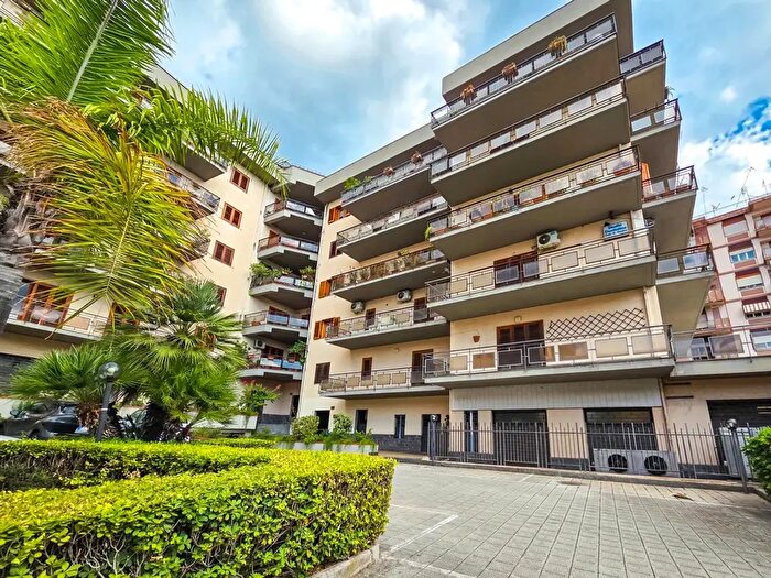 Appartamento con 7 locali in vendita in Via Panoramica dello Stretto, Messina