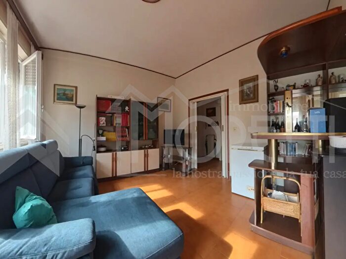 Appartamento con 5 locali in vendita in Via Tommaseo, Livorno