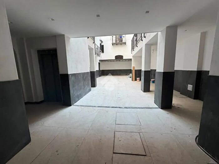 Appartamento trilocale in vendita in Via Ss Giovanni E Paolo, Napoli