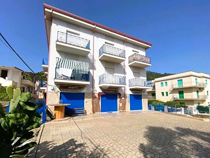 Appartamento trilocale in vendita in Via Sp, Guardia Piemontese