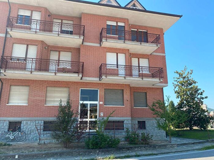 Appartamento quadrilocale in affitto in Piazza San Pietro, Piobesi dAlba